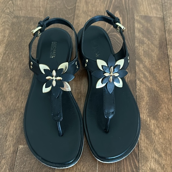 Michael Kors Heidi Floral Flat Thong Sandal Black size 7.5 - Picture 2 of 8